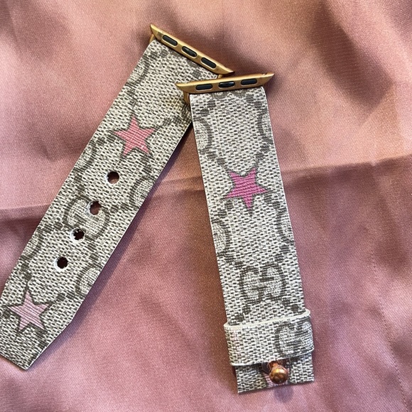 🌸Authentic Gucci Apple Watch Band🌸 - Picture 3 of 3